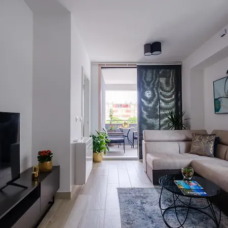 Mb Luxury * 扎达尔